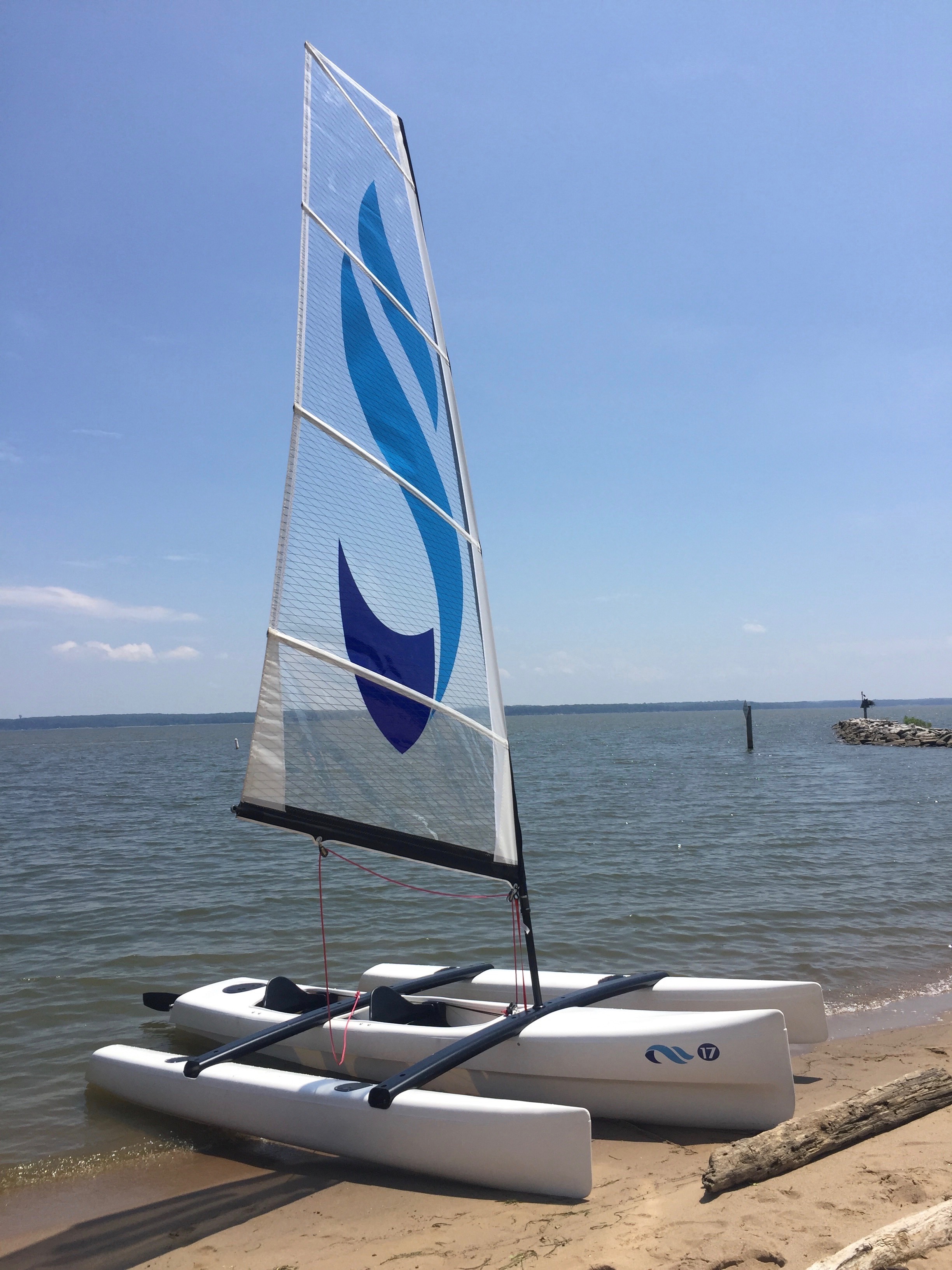 easy to sail trimaran for resorts and rental